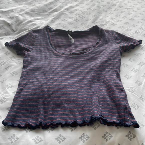 Design Lab Striped Tee - Picture 7 of 7